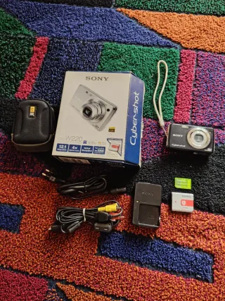 Máquina Fotográfica Sony DSC-W220 Prata