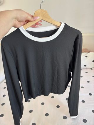 Conjunto negro camiseta y pantalon pata ancha