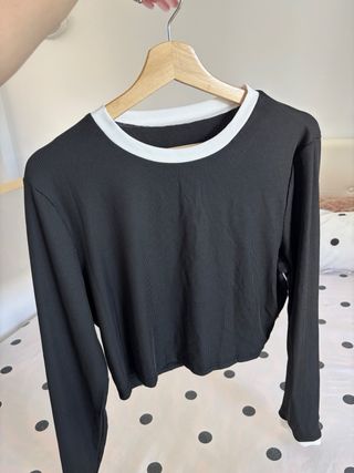 Conjunto negro camiseta y pantalon pata ancha