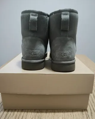 Botas UGG grises T. 41