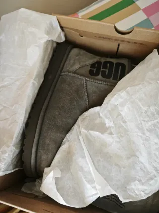 Botas UGG grises T. 41