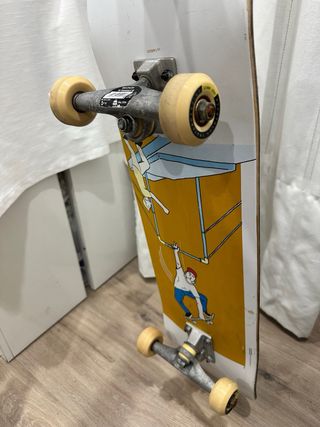 Tabla de skate Poco uso + Casco talla M de regalo