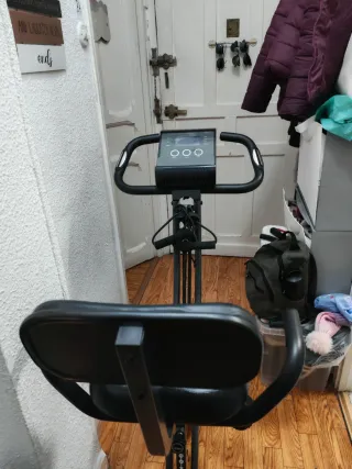 Bicicleta de ejercicio negra