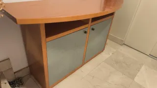 Mueble de salón o recibidor de madera