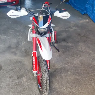Rieju Mrt Trophi 50cc Supermotard Roja Blanca