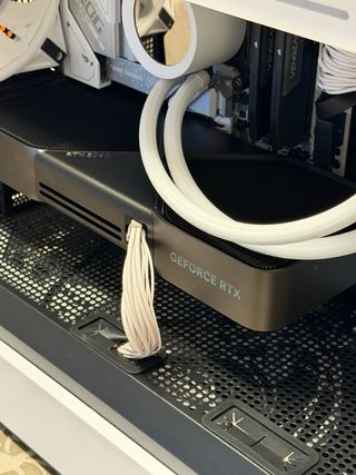 PC Gaming ASUS RTX 5090 Plata/Blanco