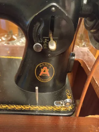 Máquina de coser antigua