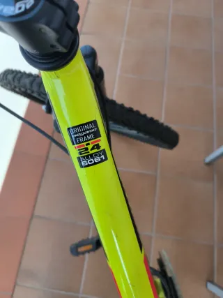 Bicicleta Montaña juvenil Amarillo. No envío