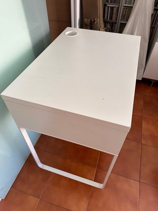 Escritorio blanco: 2 unidades x 55 eur Micke 73x50