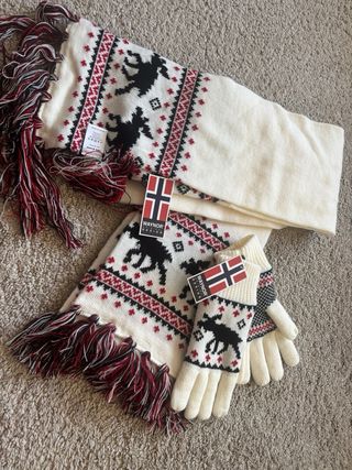 Bufanda y guantes Waynor escandinavos