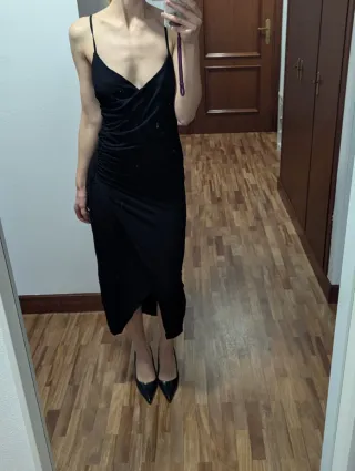Vestido negro tirantes drapeado