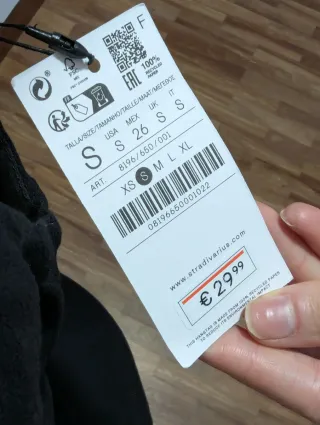 Vestido negro tirantes drapeado