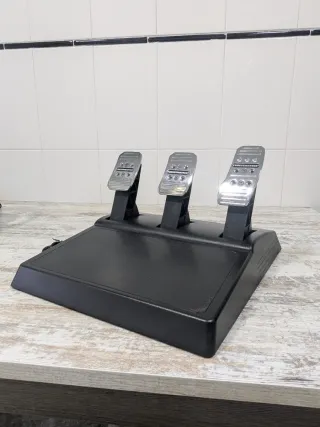 Combo Volante Thrustmaster T150 Pro + Palanca TH8A