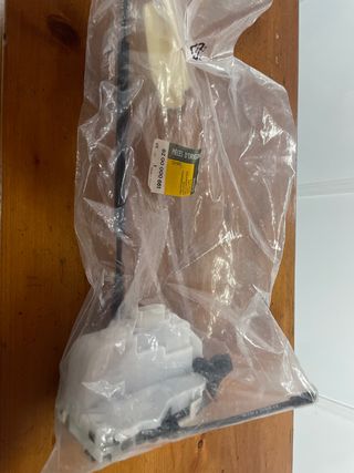 Cerradura delantera izquierda Renault 8200000661