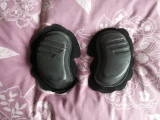 Mono de cuero para mujer