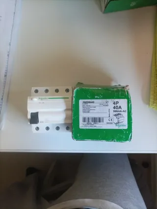 Diferencial Schneider 4P 40A 300mA A9Z06440