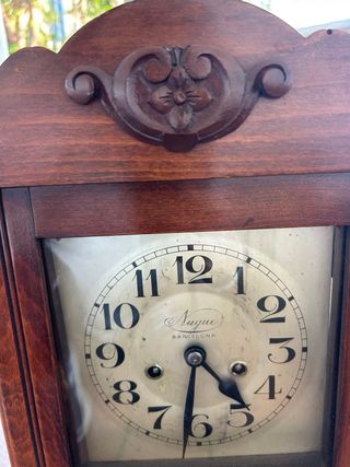 Reloj de pared antiguo Nugué