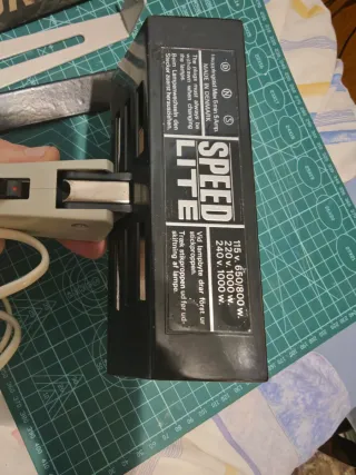 Foco y Soporte Super 8mm 1000w Speed Lite