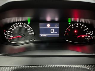 Peugeot 2008 1.5HDi 130cv EAT8 Allure