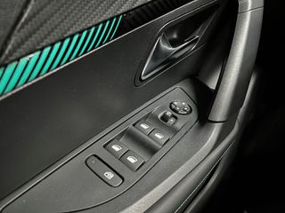 Peugeot 2008 1.5HDi 130cv EAT8 Allure