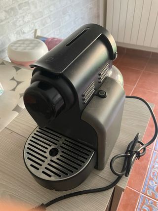 Cafetera Nespresso Negra