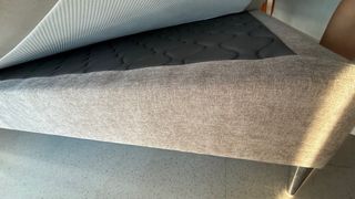 Base de cama 180x200 terciopelo beige/gris