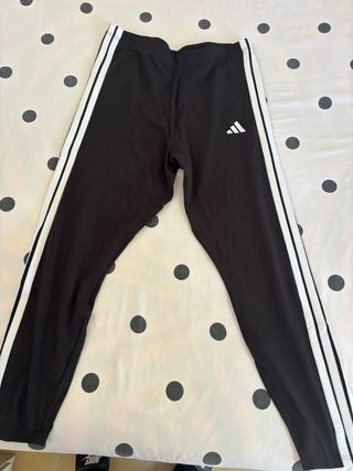 Mallas Adidas Negras con Rayas Blancas