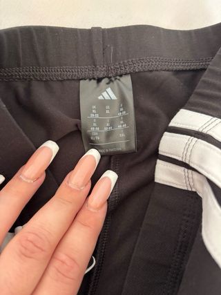 Mallas Adidas Negras con Rayas Blancas