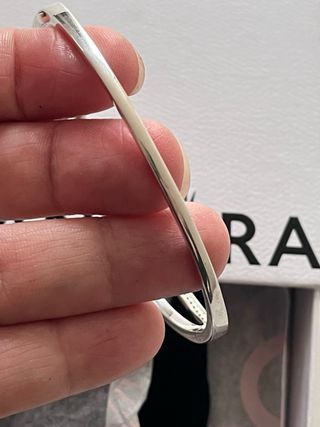 Bracciale rigido Pandora con zirconi