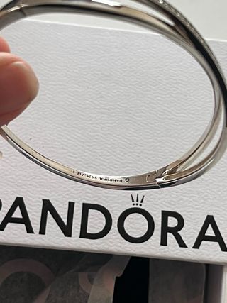 Bracciale rigido Pandora con zirconi