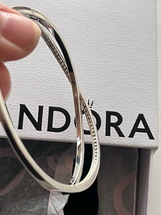Bracciale rigido Pandora con zirconi