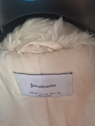 Abrigo pelo blanco Stradivarius Talla m