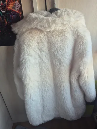 Abrigo pelo blanco Stradivarius Talla m