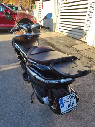 Piaggio X10 350IE ELEGANCE Negra