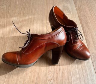 Zapatos de piel marrones mujer