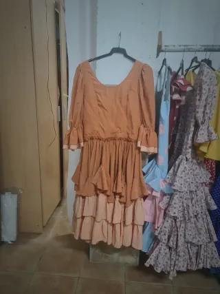 Traje de Sevillanas Rojo y Naranja