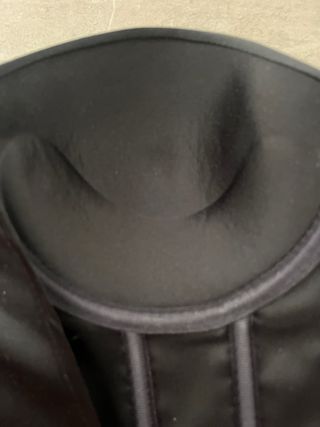 Corsé negro estructurado con copas