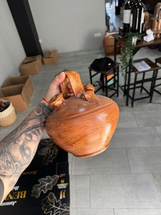 Jarrón de cerámica antiguo