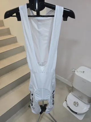 Traje de ciclismo blanco