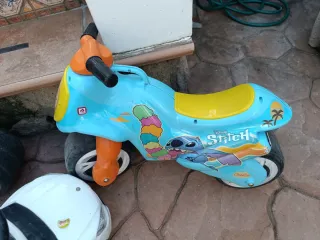 Moto infantil azul y naranja