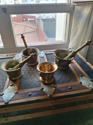 Lote 4 morteros y mano bronce antiguo