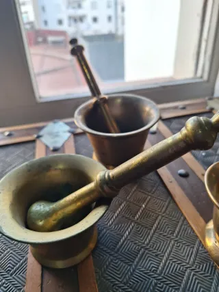 Lote 4 morteros y mano bronce antiguo