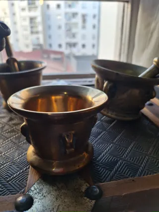 Lote 4 morteros y mano bronce antiguo