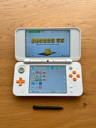 New Nintendo 2DS XL Blanca y Naranja