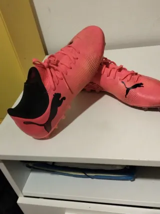 Botas de fútbol Puma rosas T38.5