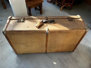 Maleta vintage rígida con refuerzos de madera