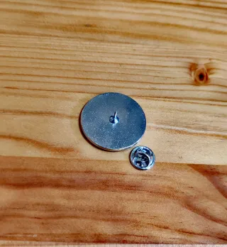 Pin Metal Logo Radiohead Oso