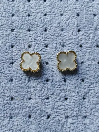 Pendientes trébol oro blanco