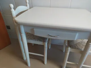 Mesa cocina blanca plegable con cajón y 2 sillas