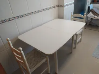 Mesa cocina blanca plegable con cajón y 2 sillas